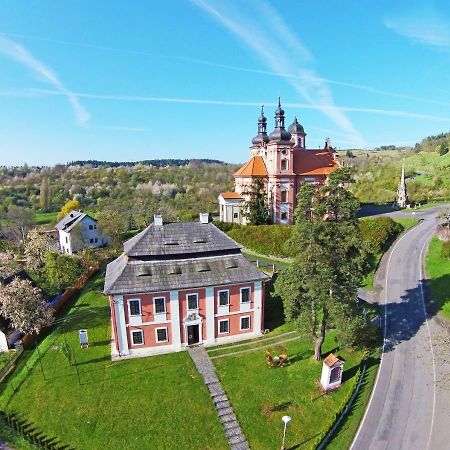 Dum Zameckych Kaplanu Hotell Valec Exteriör bild